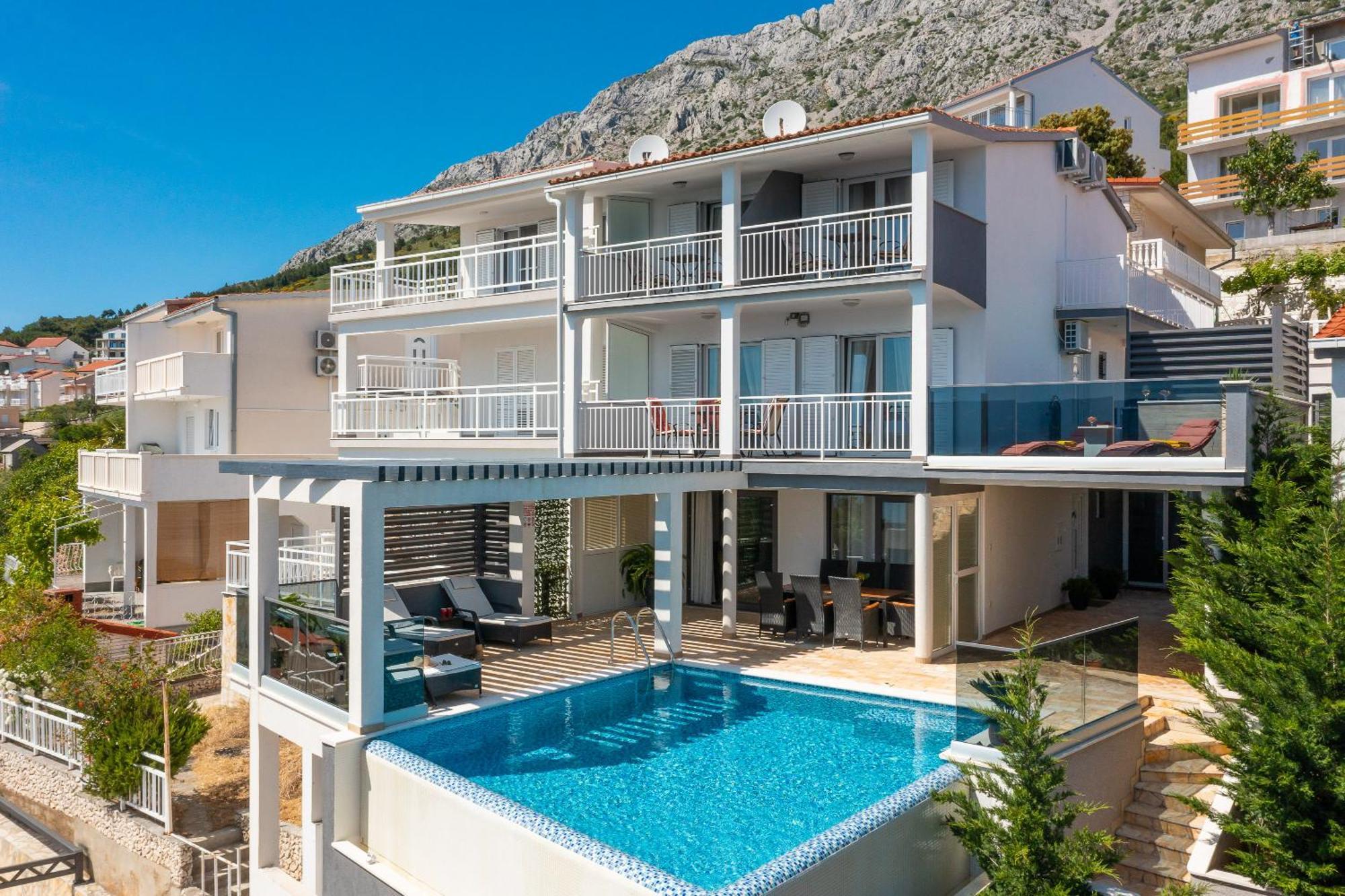 Luxury Seafront Villa With Heated Pool, Jacuzzi, Sea View, 150 M From Beach Stanici Eksteriør billede