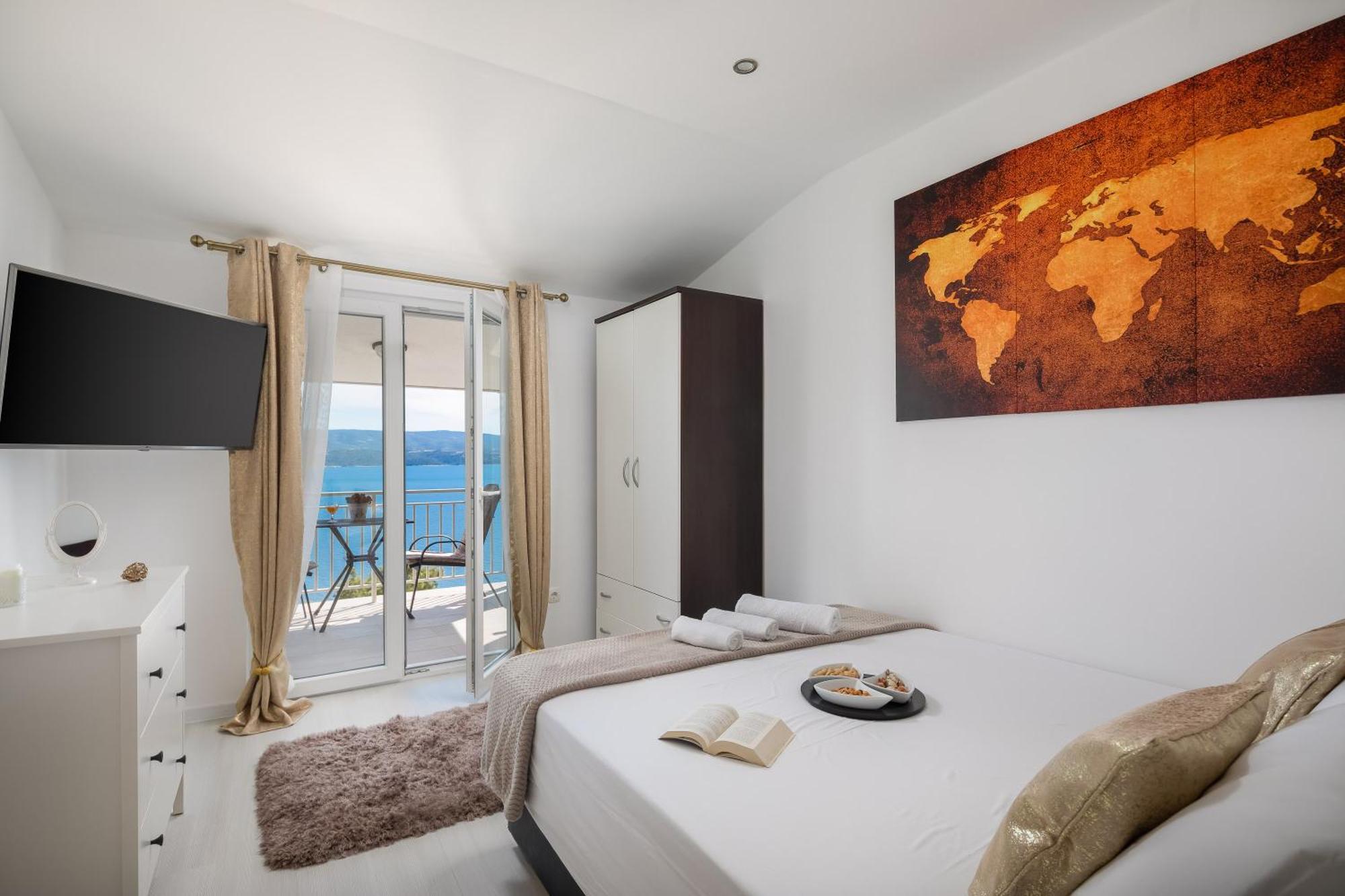 Luxury Seafront Villa With Heated Pool, Jacuzzi, Sea View, 150 M From Beach Stanici Eksteriør billede