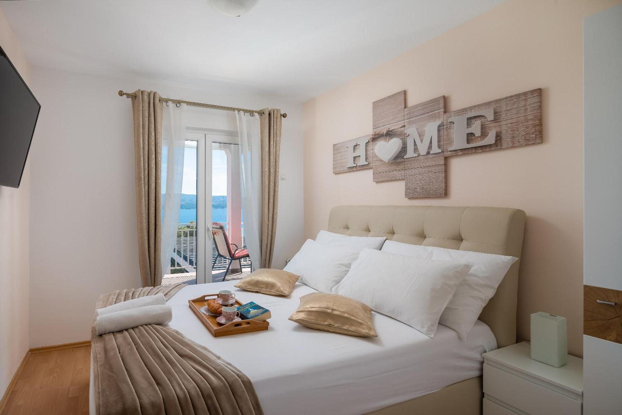 Luxury Seafront Villa With Heated Pool, Jacuzzi, Sea View, 150 M From Beach Stanici Eksteriør billede