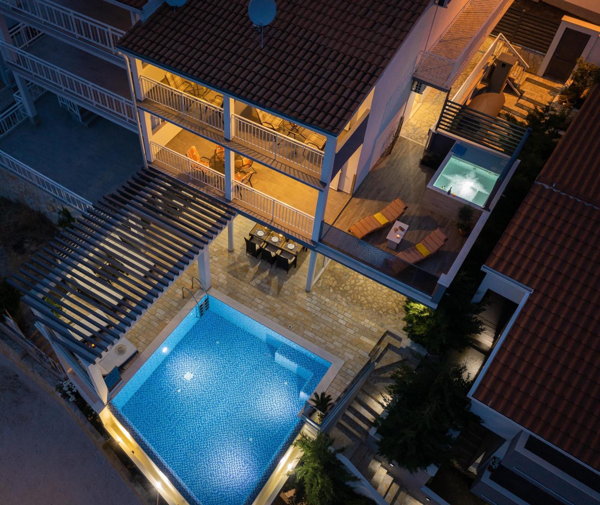 Luxury Seafront Villa With Heated Pool, Jacuzzi, Sea View, 150 M From Beach Stanici Eksteriør billede