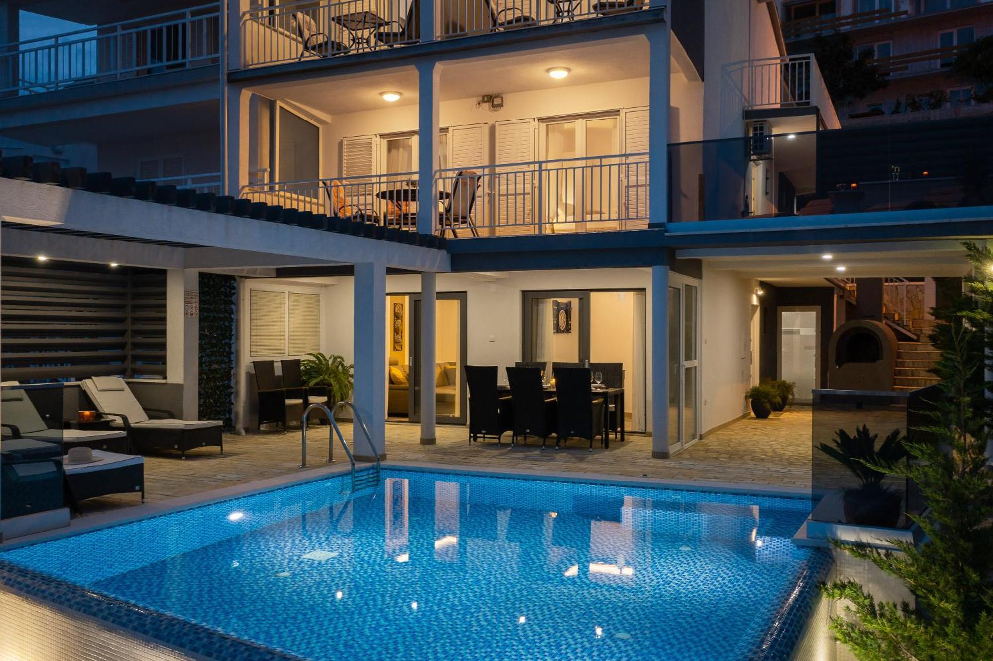 Luxury Seafront Villa With Heated Pool, Jacuzzi, Sea View, 150 M From Beach Stanici Eksteriør billede